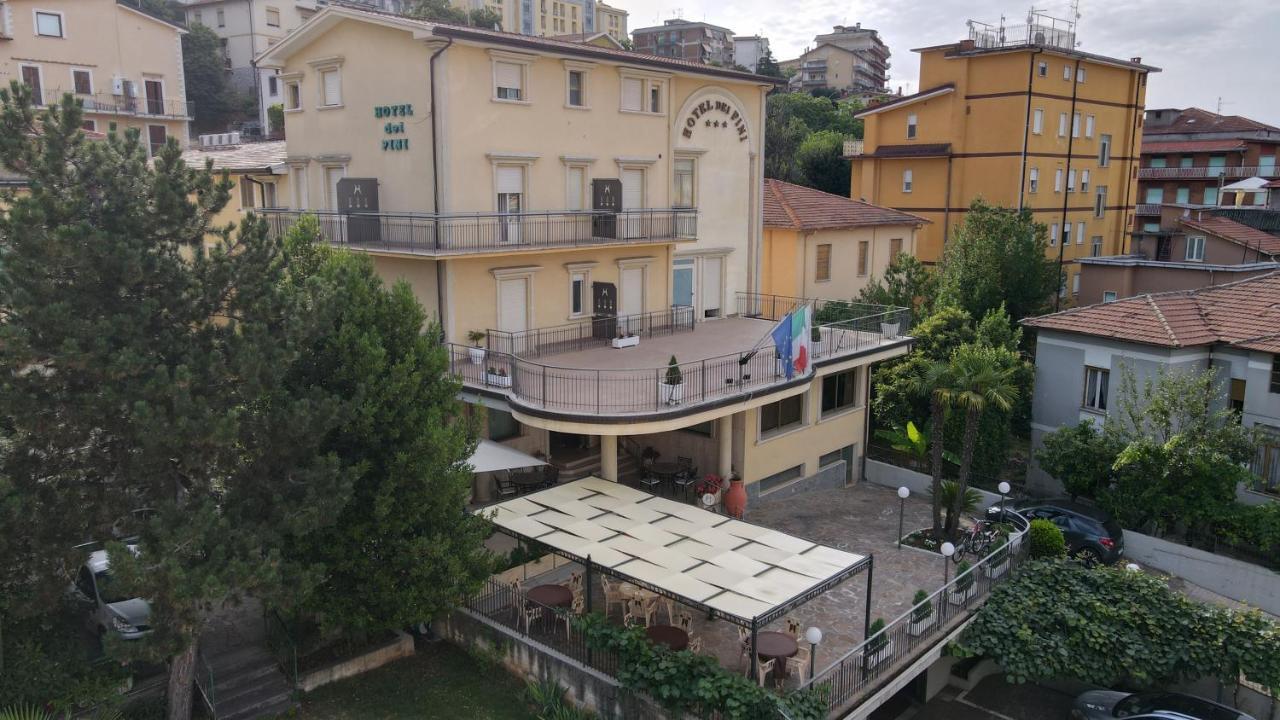 Hotel Dei Pini フィウッジ エクステリア 写真